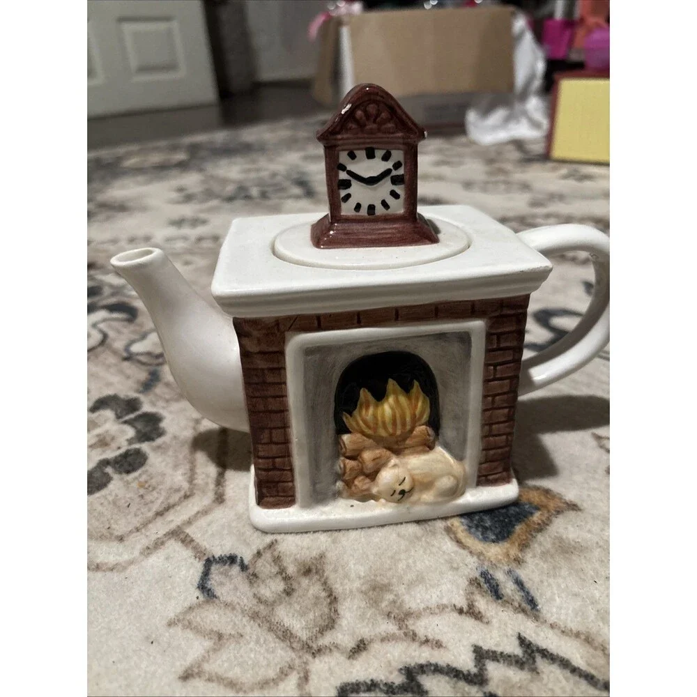 Vintage Fireplace Mantle Cat by Fire Clock Teapot with Lid - Picture 2 of 7